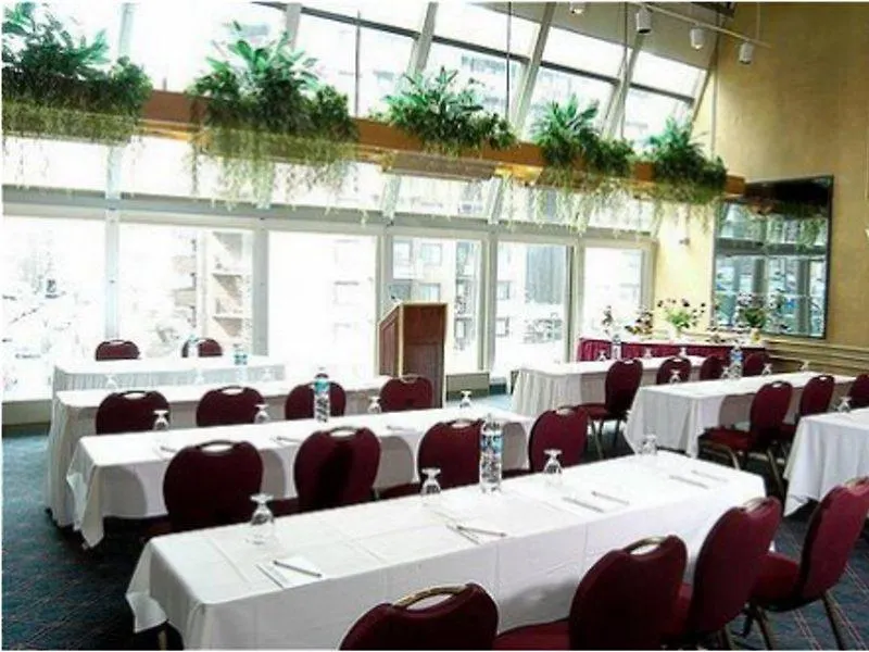 Holiday Inn Montreal Midtown