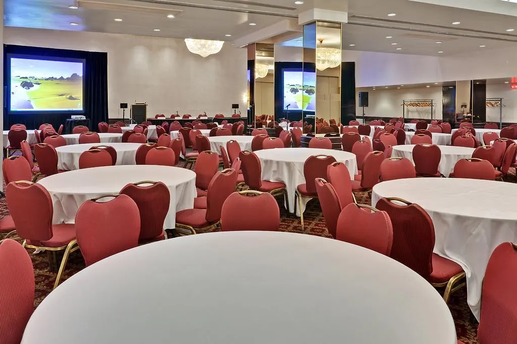 Holiday Inn Montreal Midtown 3*,
