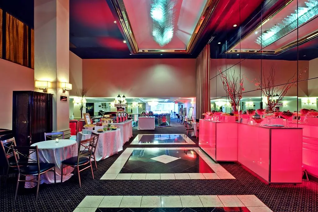 Holiday Inn Montreal Midtown 3*,  Canada
