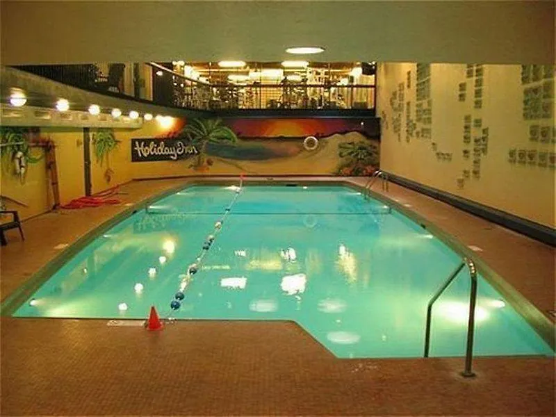 Holiday Inn Montreal Midtown Hotel